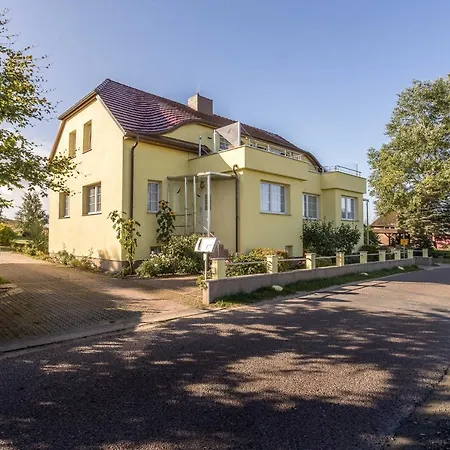 Haus Silbermowe * Alt Reddevitz